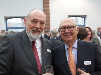 Der Ehemann der Bürgermeisterin Heinrich Westerlage und Klaus Schmidt-Menschner